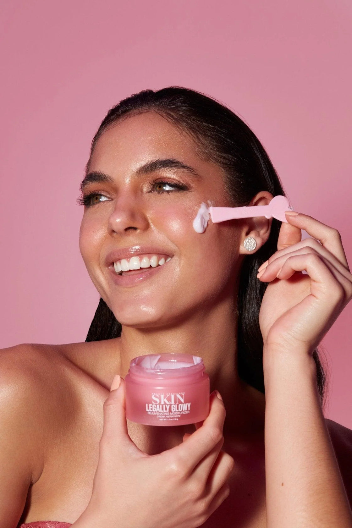 LEGALLY GLOWY REJUVENATING MOISTURIZER