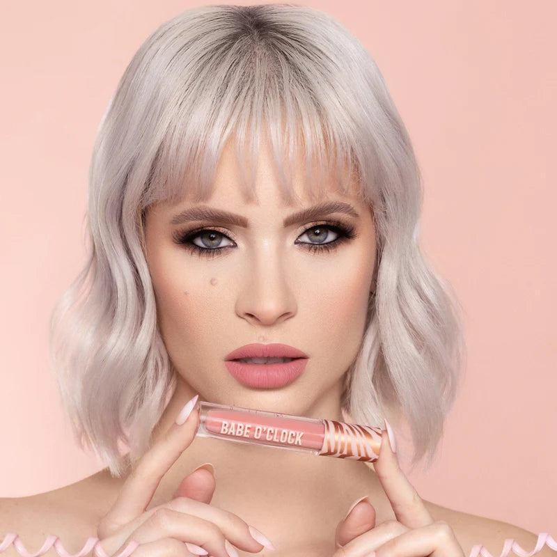 Availabilippy Lip Kits Color: BABE OCLOCK